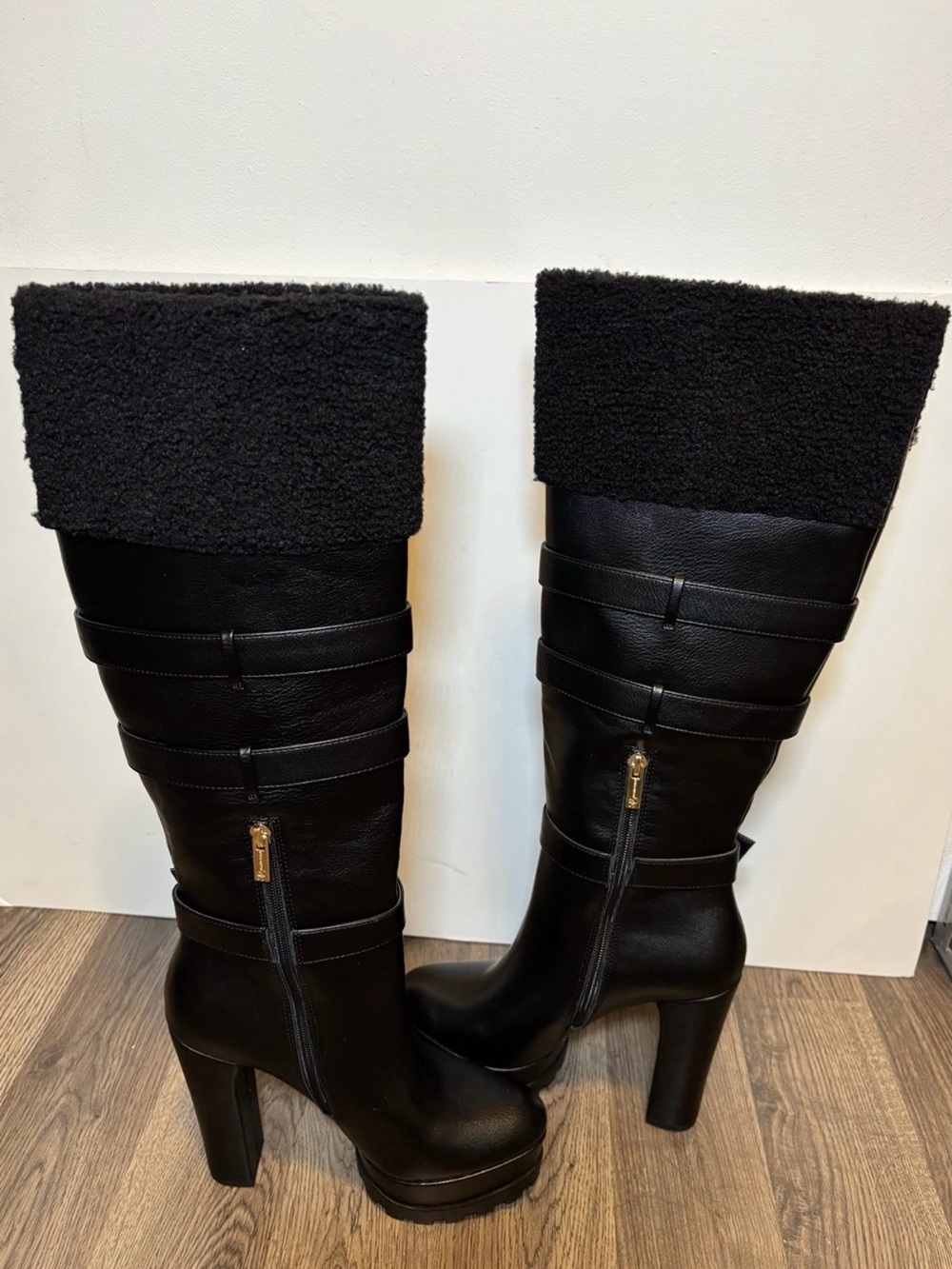 Jessica Simpson boots size 8